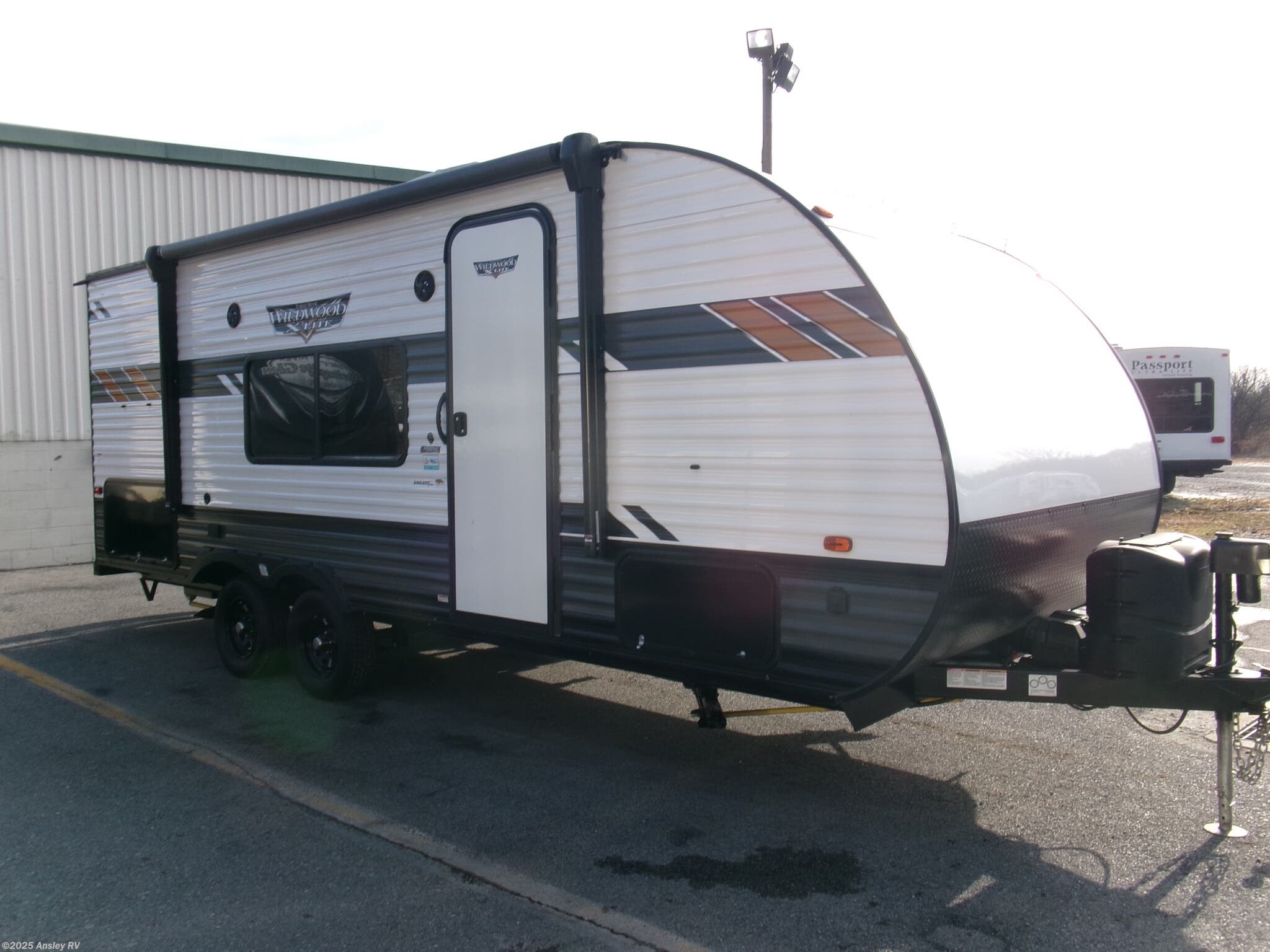 Used 2021 Forest River Wildwood X-Lite 19DBXL available in Duncansville, Pennsylvania