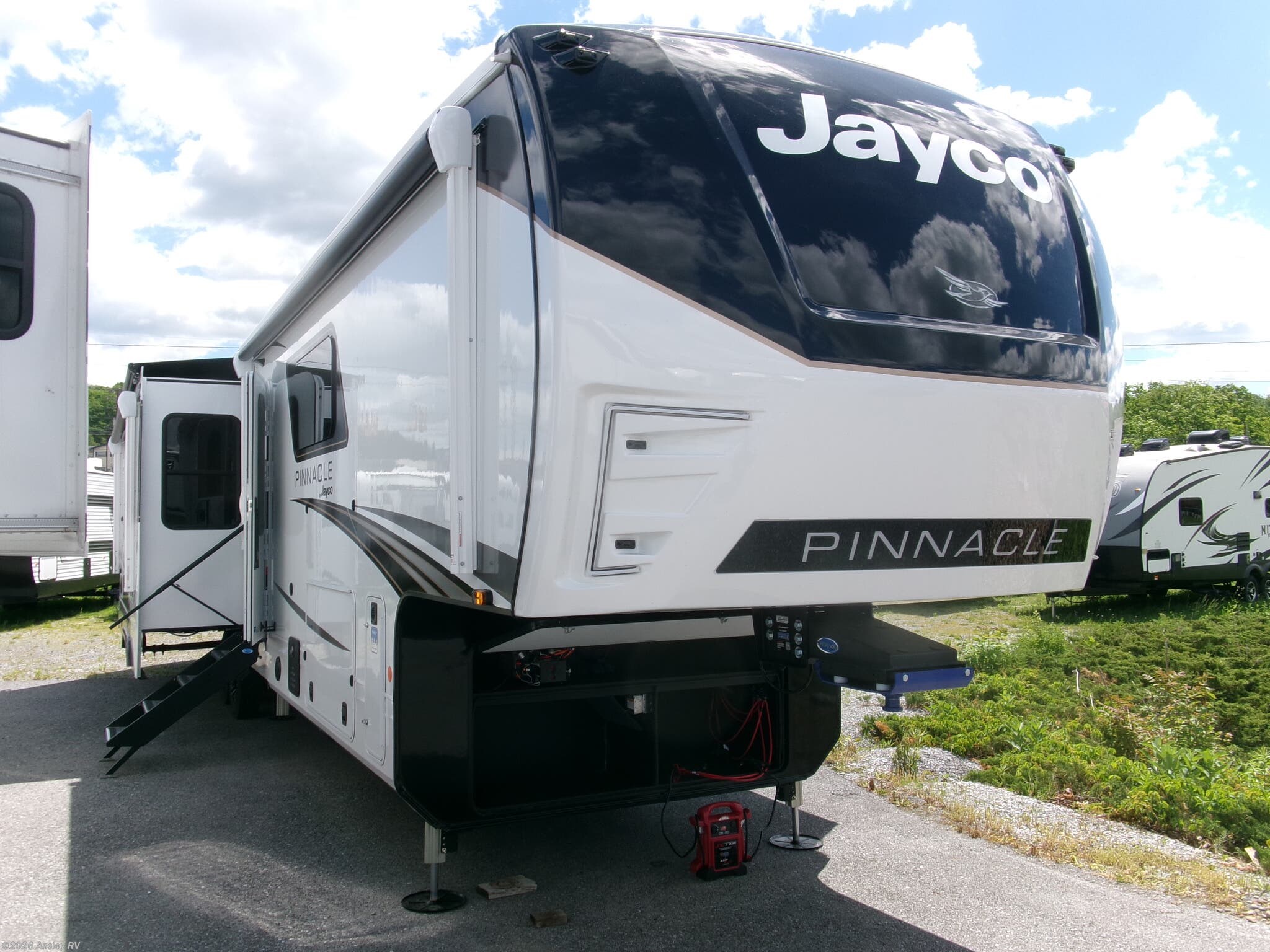 New 2027 Jayco Pinnacle 38FBRK available in Duncansville, Pennsylvania