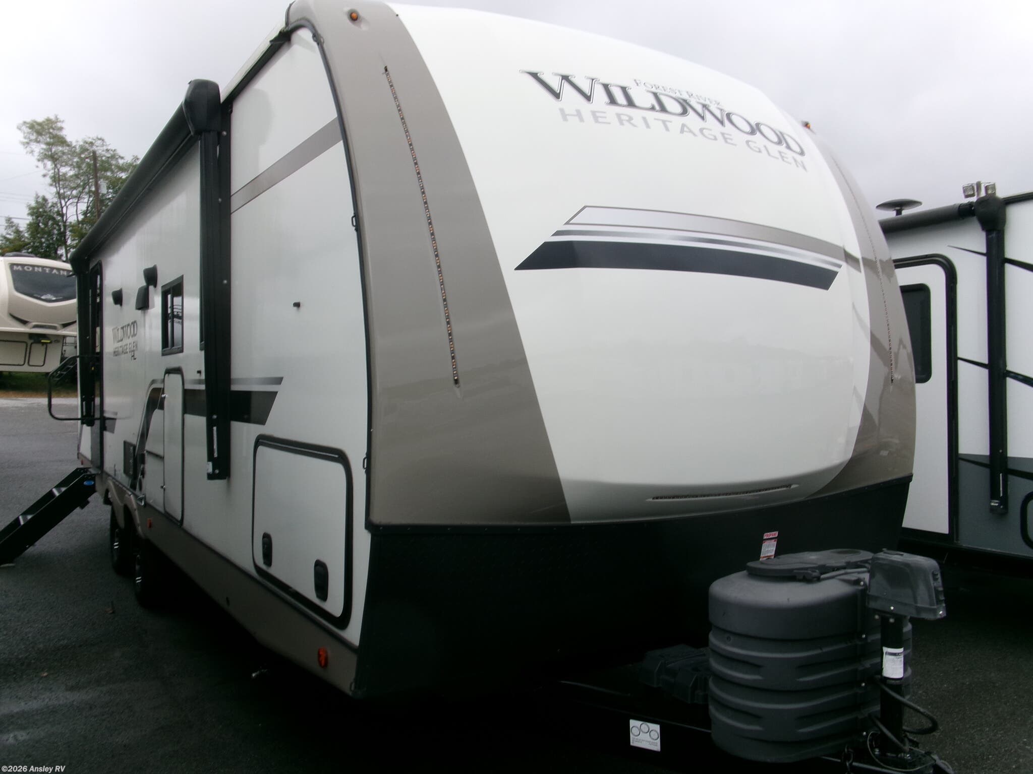 Used 2024 Forest River Wildwood Heritage Glen Hyper-Lyte 25RBHL available in Duncansville, Pennsylvania