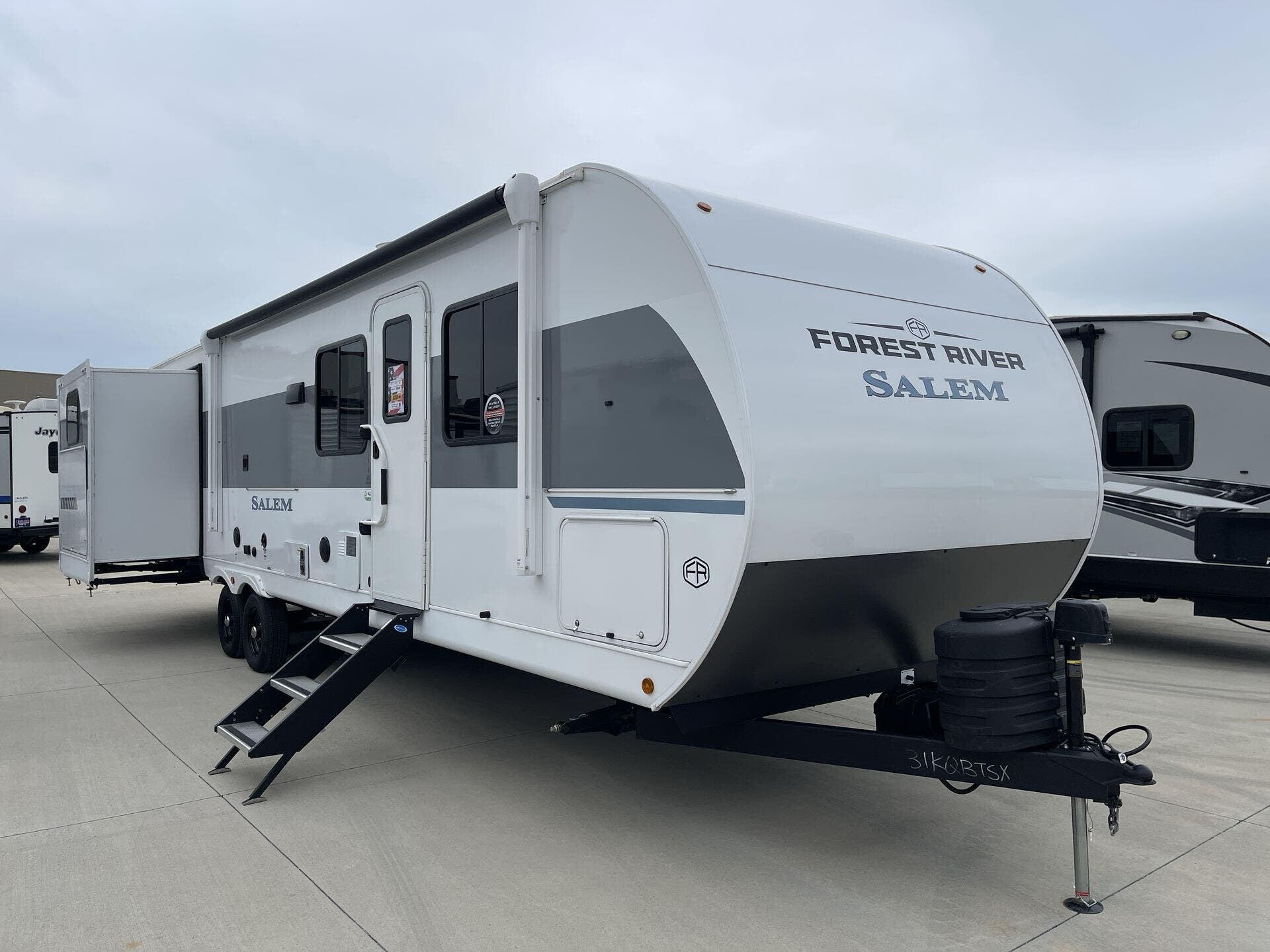 Used 2025 Forest River Salem 31KQBTS available in Sanger, Texas