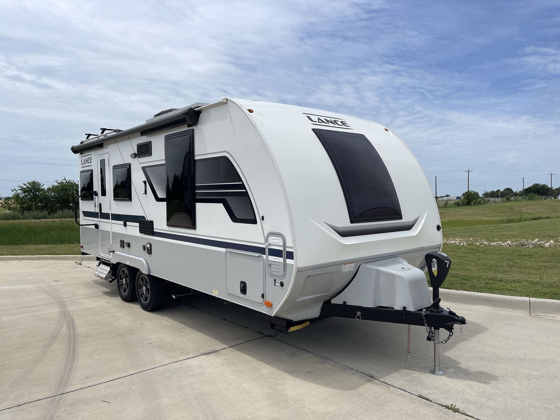 Used 2022 Lance  2075 available in Sanger, Texas