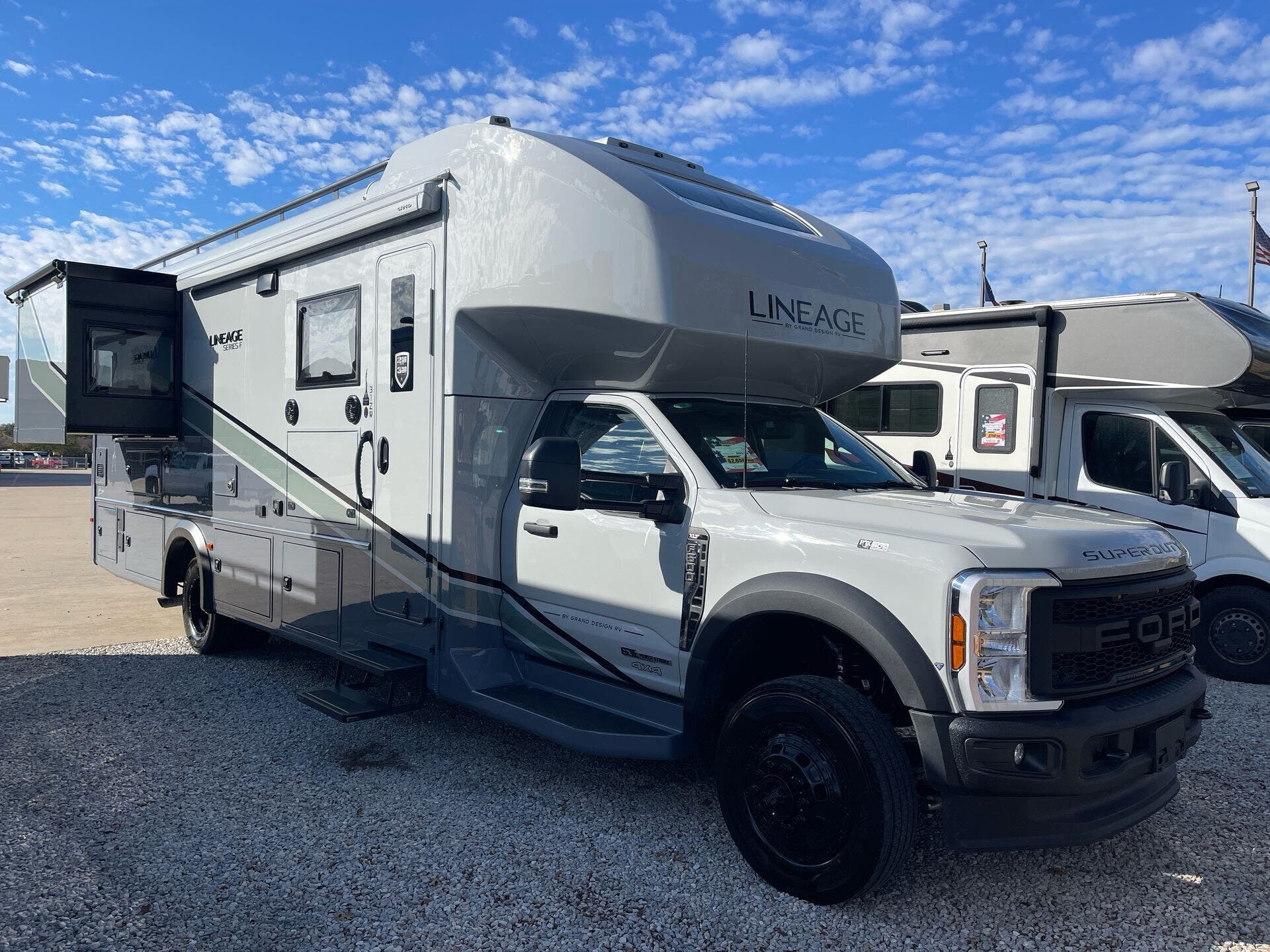 New 2026 Grand Design Lineage 31ZW available in Fort Worth, Texas