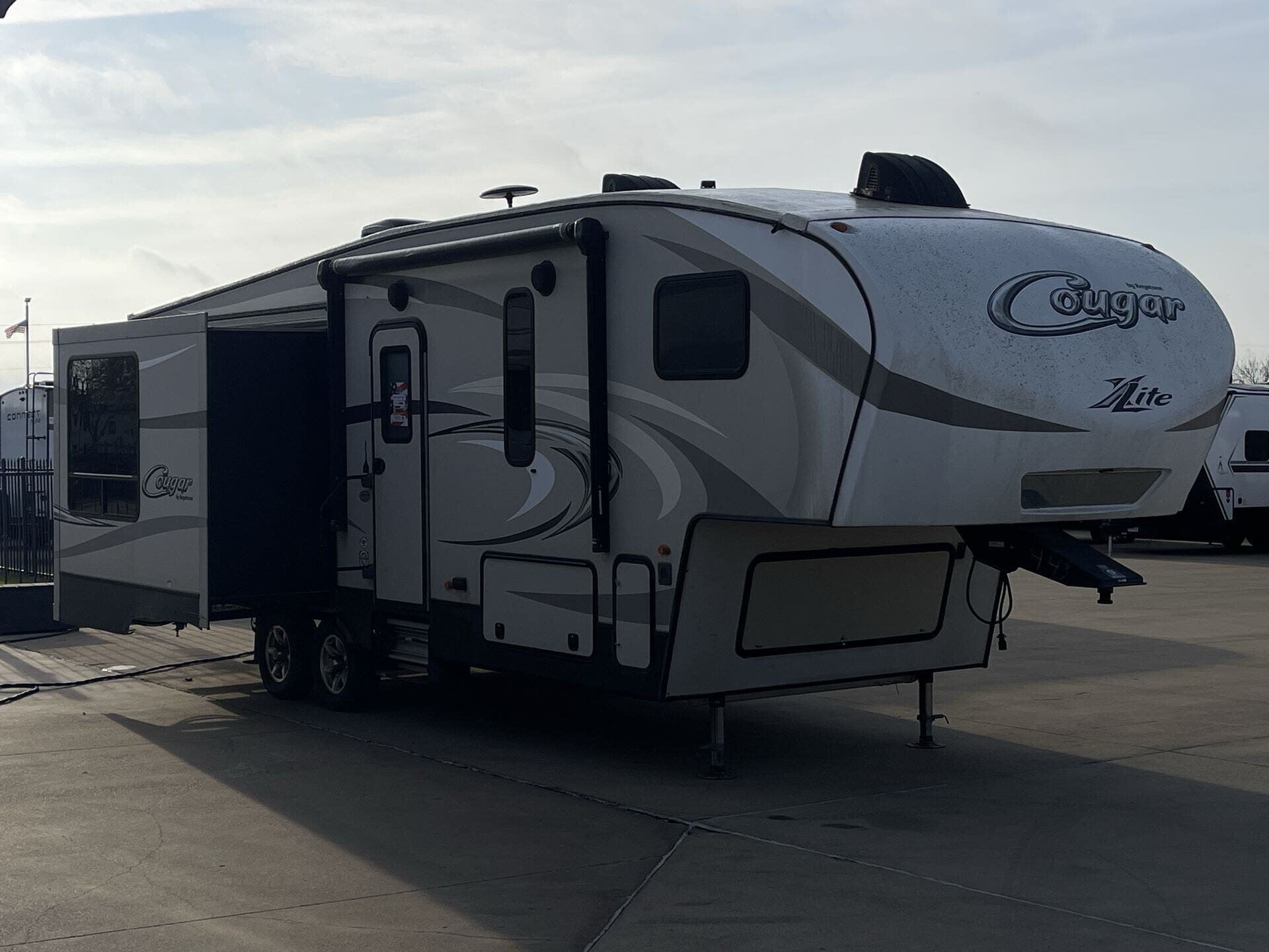 Used 2017 Keystone Cougar 28SGS available in Fort Worth, Texas