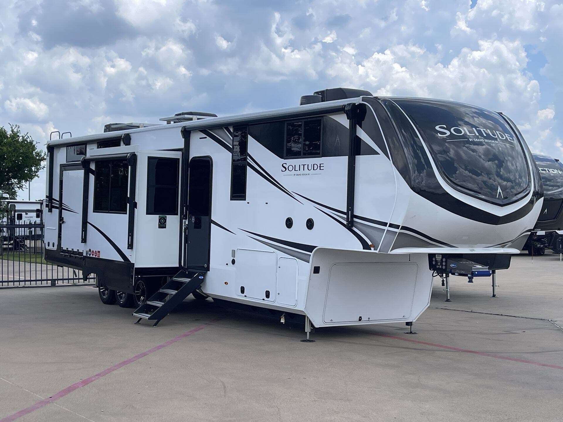 New 2026 Grand Design Solitude 414LJMJ available in Fort Worth, Texas