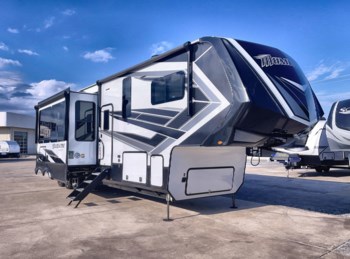 New 2022 Grand Design Momentum 397TH-R available in Sanger, Texas