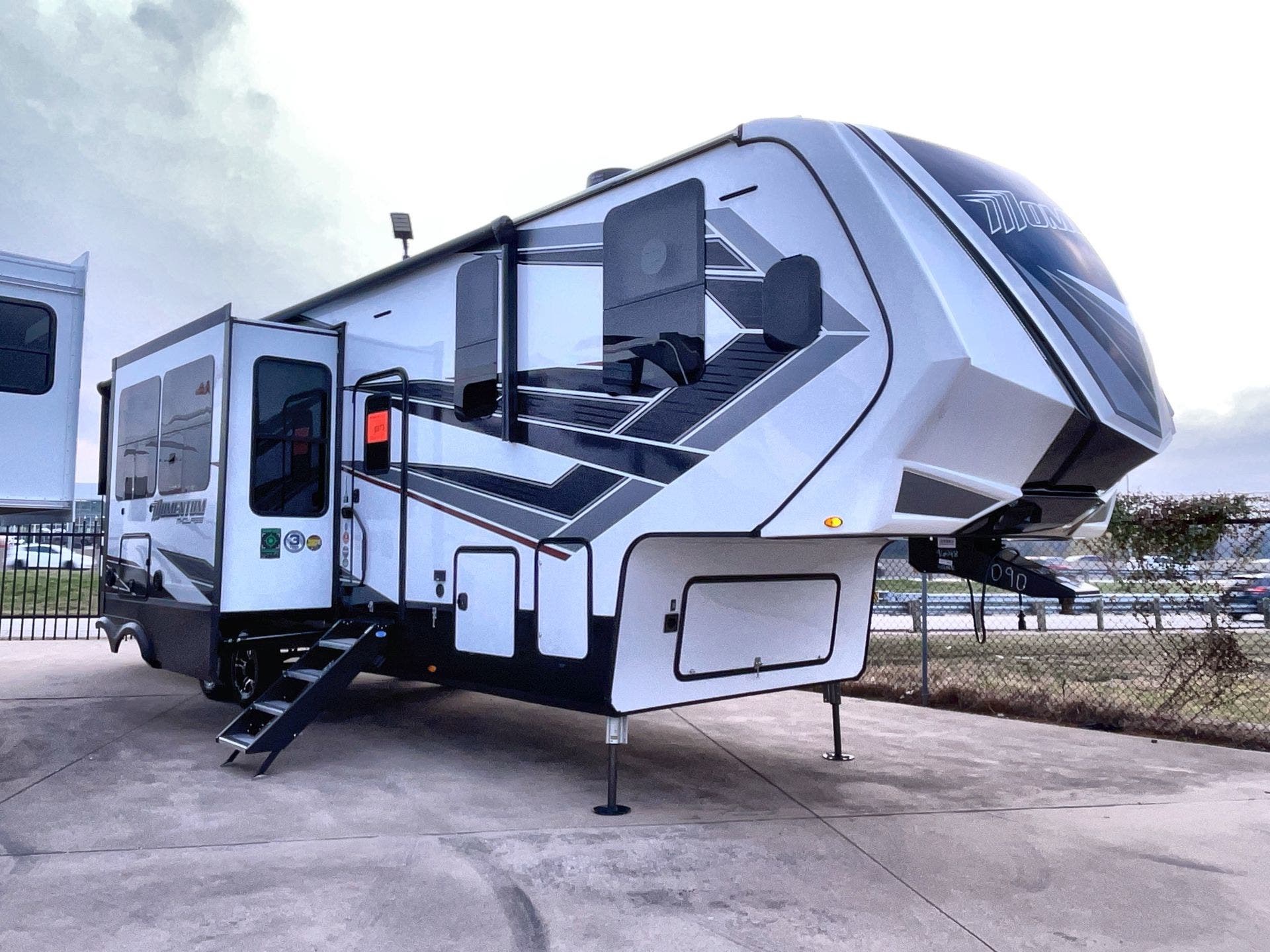  New 2022 Grand Design Momentum 351M-R available in Corinth, Texas