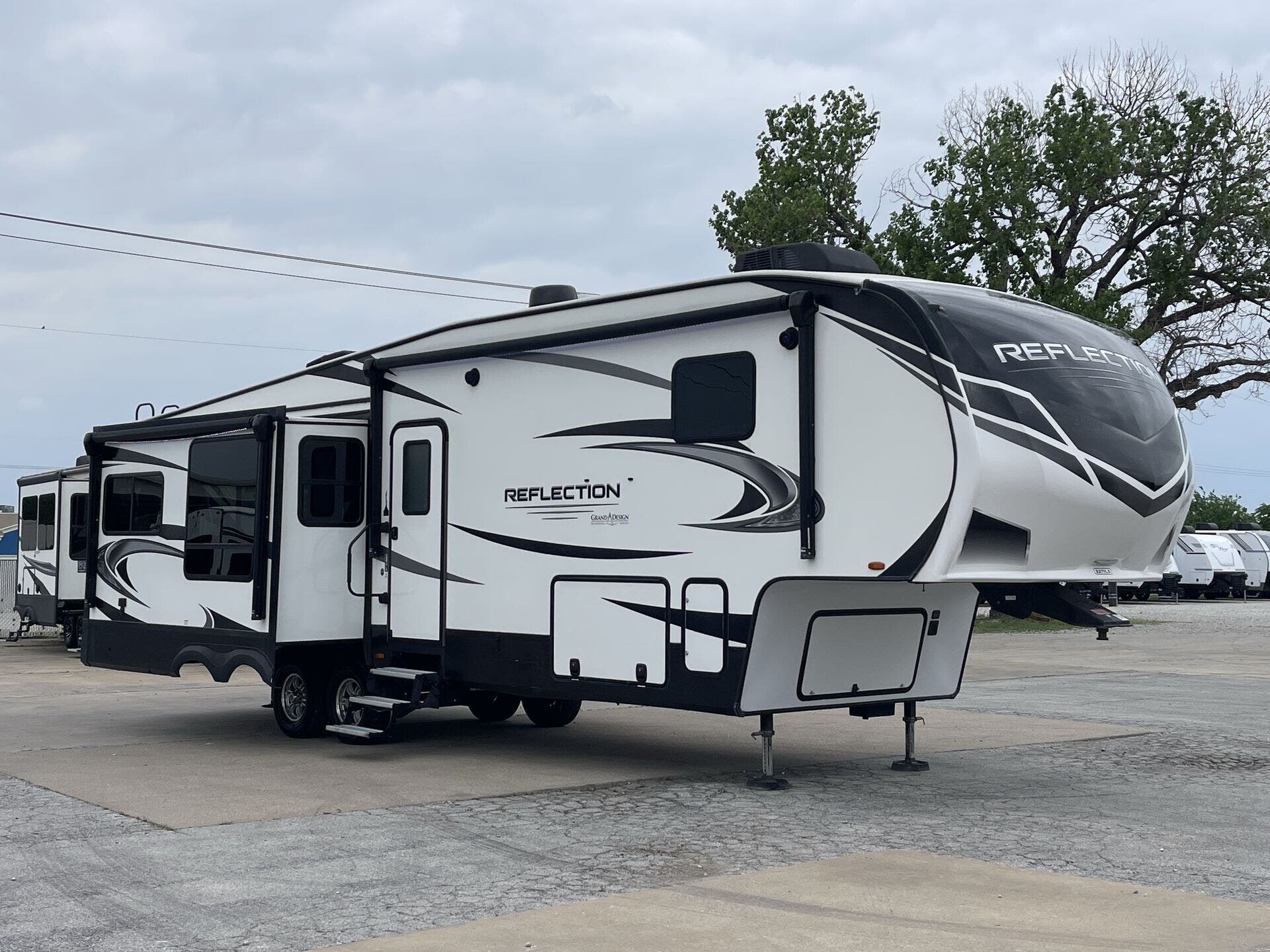 Used 2021 Grand Design Reflection 337RLS available in Corinth, Texas
