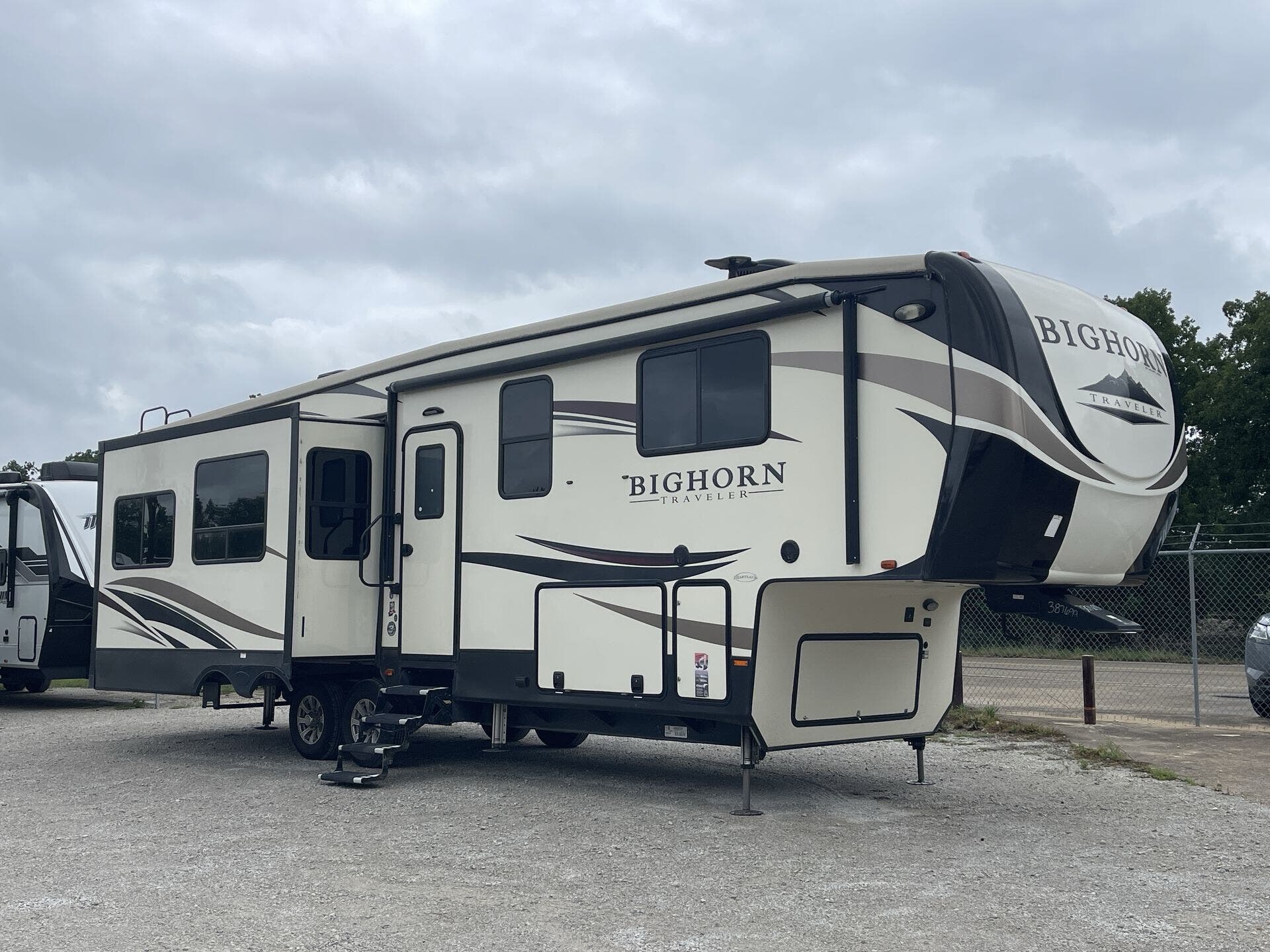 Used 2019 Heartland Bighorn 32RS available in Corinth, Texas