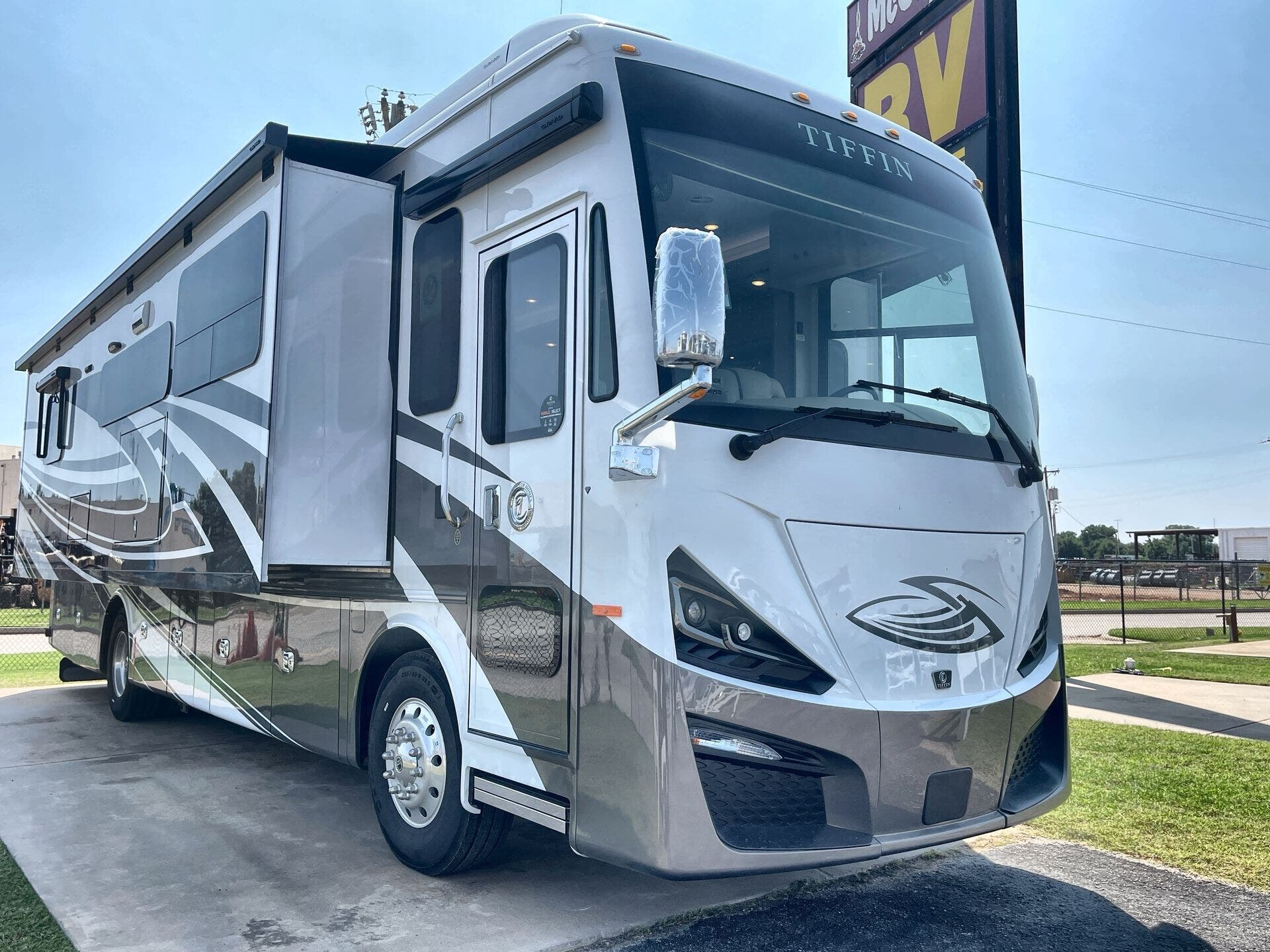 New 2026 Tiffin Phaeton 37BH available in Oklahoma City, Oklahoma