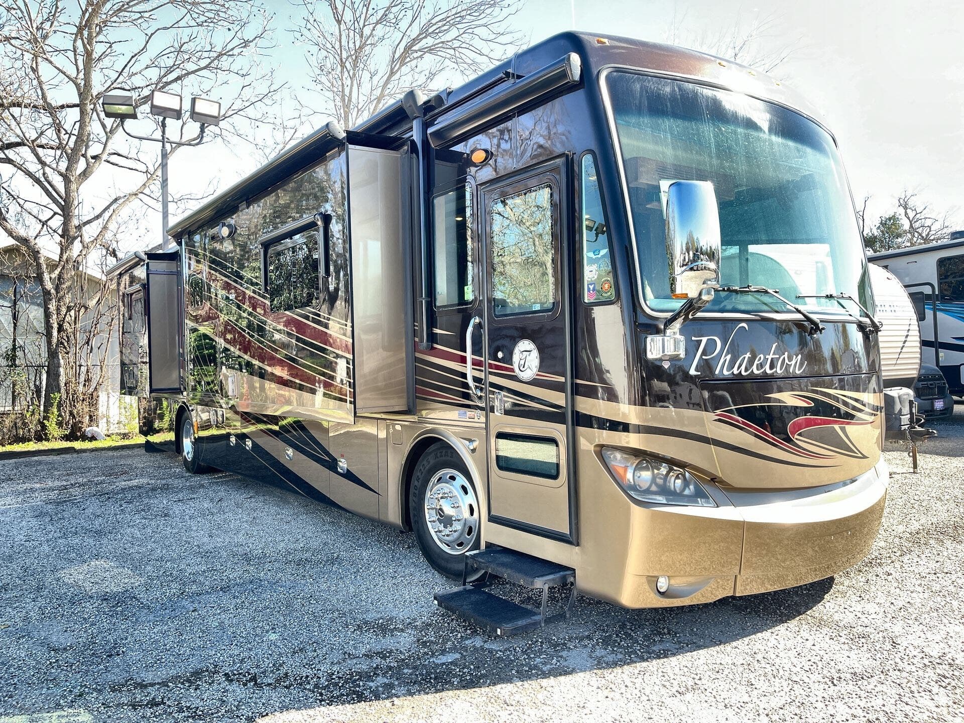 Used 2014 Tiffin Phaeton 40QTH available in Oklahoma City, Oklahoma