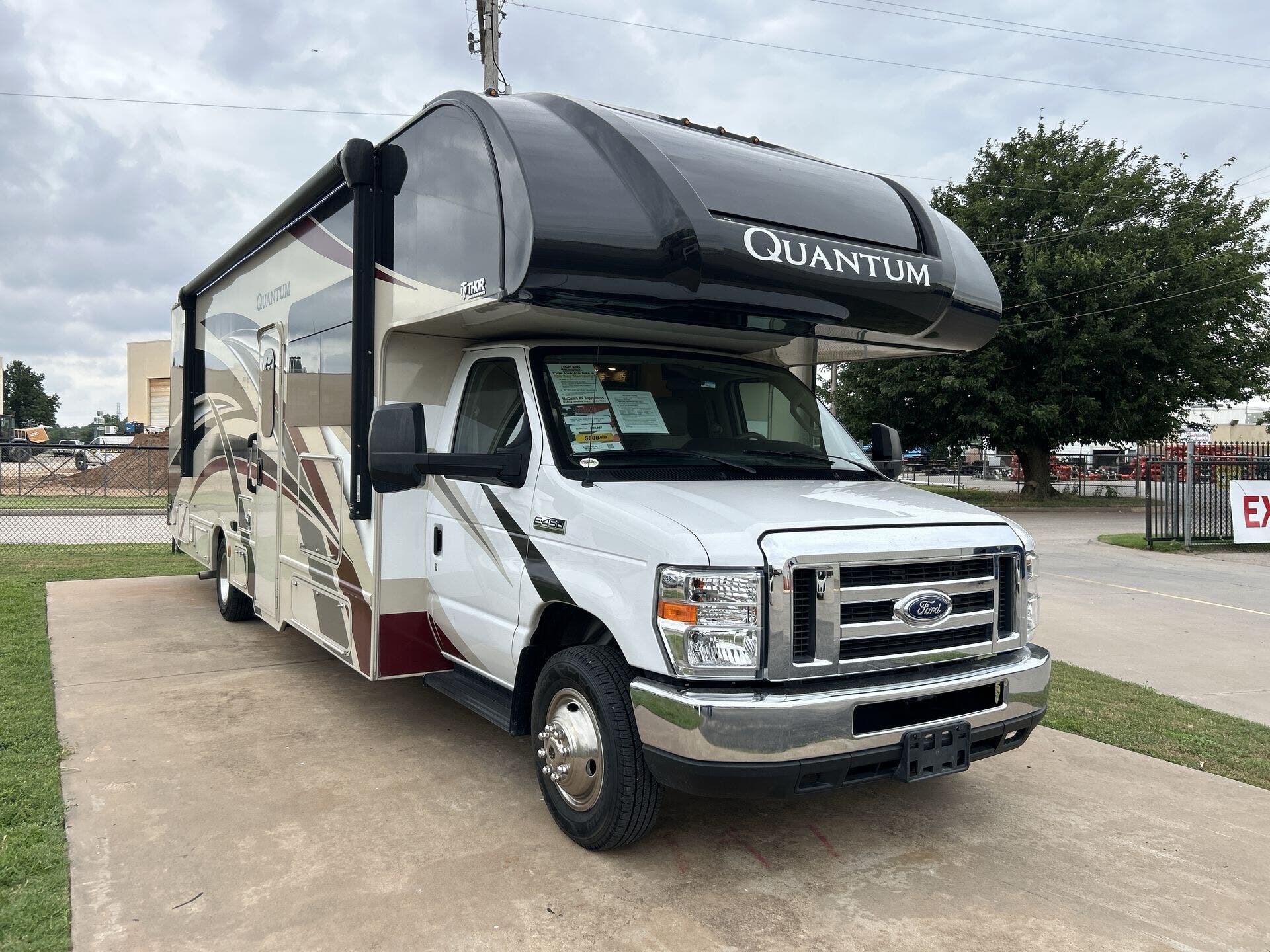 Used 2020 Thor Motor Coach Quantum JM31 available in Oklahoma City, Oklahoma