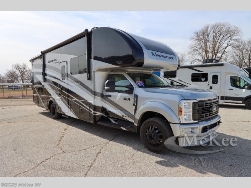 New 2025 Thor Motor Coach Magnitude X32 available in Perry, Iowa