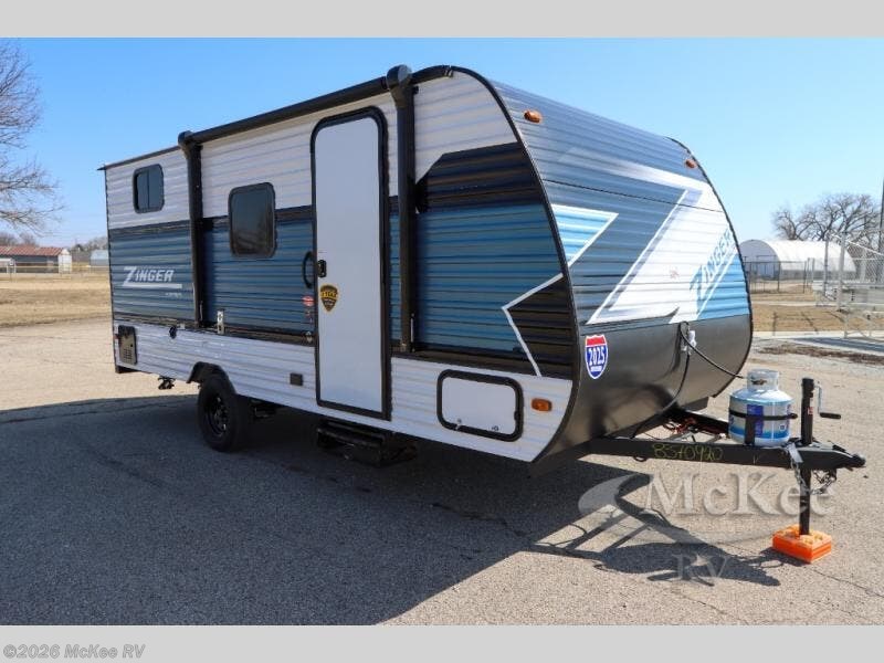 New 2025 CrossRoads Zinger Lite 18QB available in Perry, Iowa