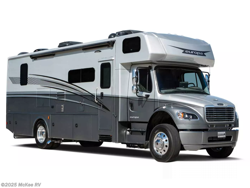 Used 2025 Dynamax Corp Europa 32KDFR available in Perry, Iowa