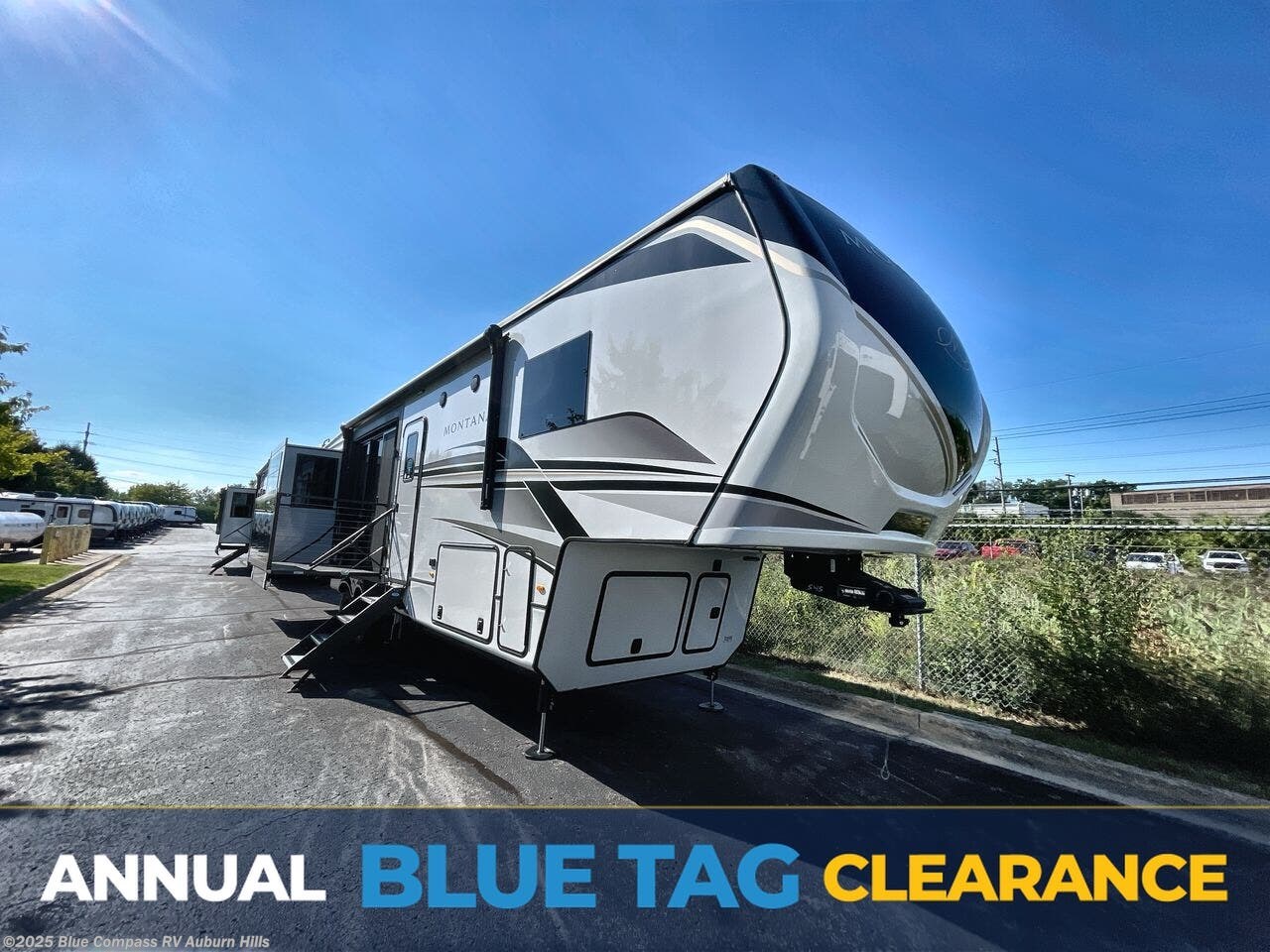 New 2025 Keystone Montana 3532SP available in Auburn Hills, Michigan