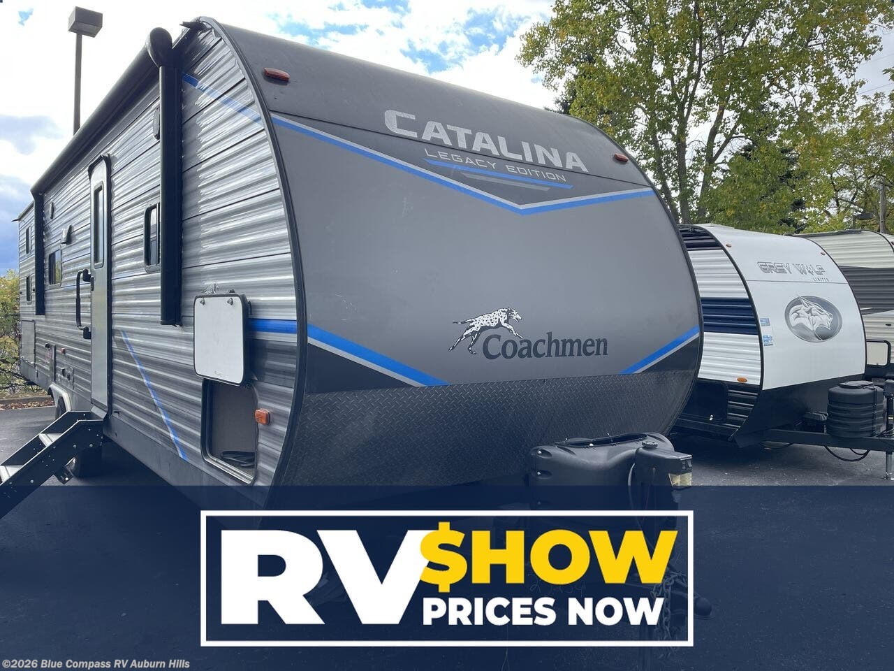Used 2022 Coachmen Catalina Legacy 303QBCK available in Auburn Hills, Michigan