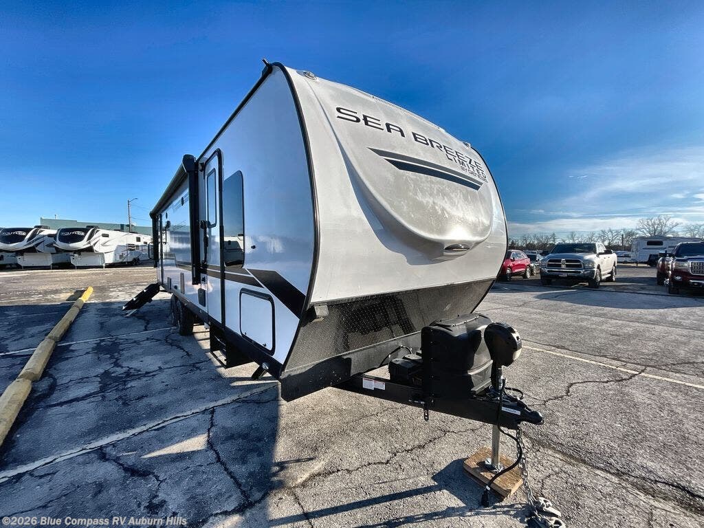 Used 2024 Genesis Supreme Seabreeze Sea Breeze Limited 27RLS available in Auburn Hills, Michigan