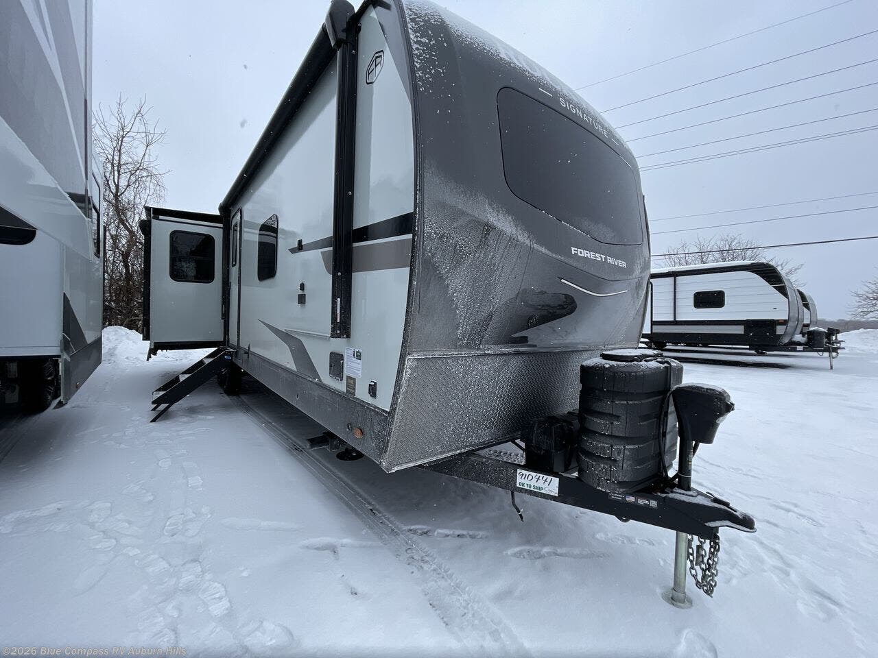 New 2026 Forest River Rockwood Signature 8337RL available in Auburn Hills, Michigan