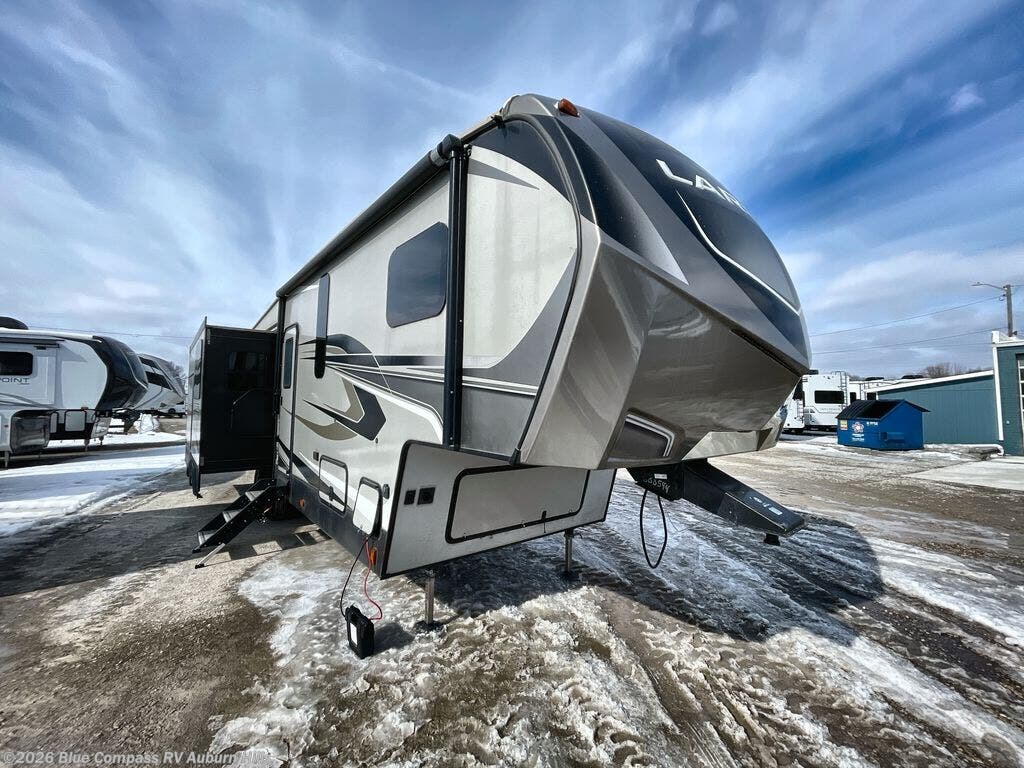 Used 2020 Keystone Laredo Super Lite 298SRL available in Auburn Hills, Michigan