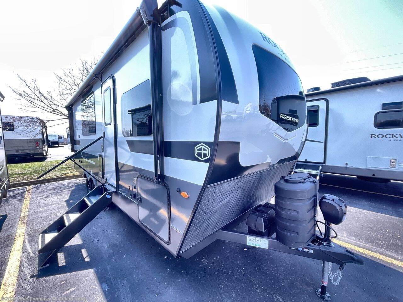 New 2026 Forest River Rockwood Mini Lite 2522FB available in Auburn Hills, Michigan
