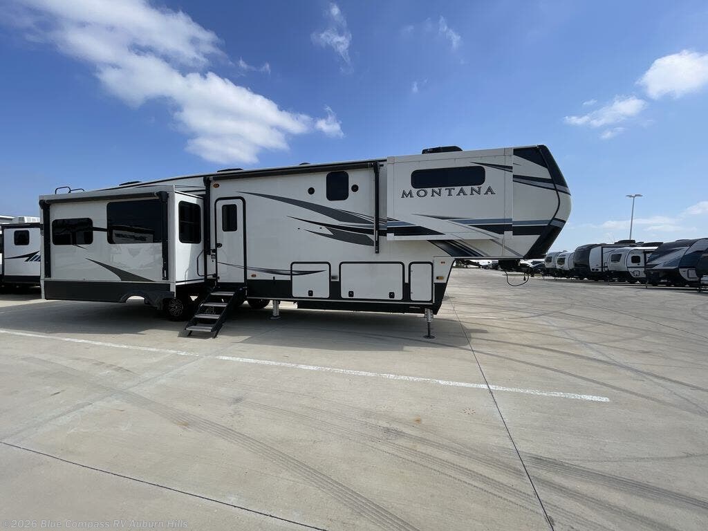 Used 2021 Keystone Montana 3780RL available in Auburn Hills, Michigan