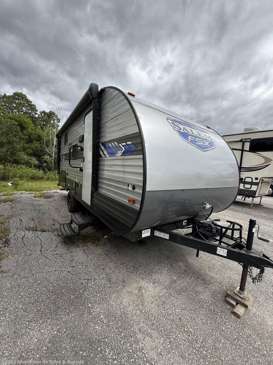 Used 2022 Forest River Salem 178 BHSK available in East Montpelier, Vermont