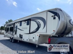 Used 2017 Palomino Columbus F383FB available in Willow Street, Pennsylvania