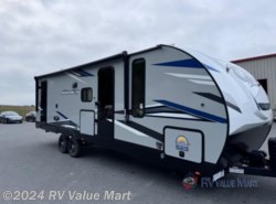 Used 2022 Forest River Cherokee Alpha Wolf 26DBH-L available in Willow Street, Pennsylvania