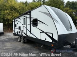 Used 2017 Dutchmen Kodiak Ultimate 252RLSL available in Willow Street, Pennsylvania