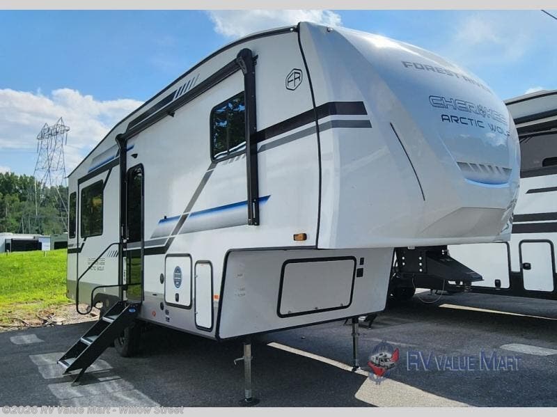 New 2025 Forest River Cherokee Arctic Wolf 27SGS available in Willow Street, Pennsylvania