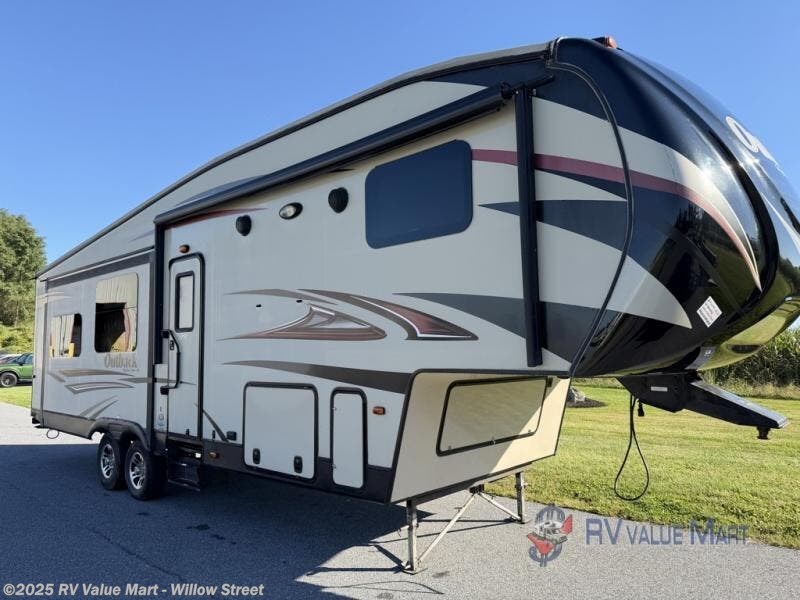 Used 2015 Keystone Outback 315FRE available in Willow Street, Pennsylvania