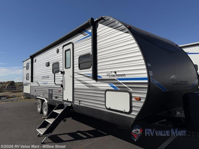 Used 2021 Coachmen Catalina Legacy 293QBCK available in Willow Street, Pennsylvania
