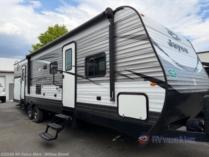Used 2018 Jayco Jay Flight 32BHDS available in Willow Street, Pennsylvania