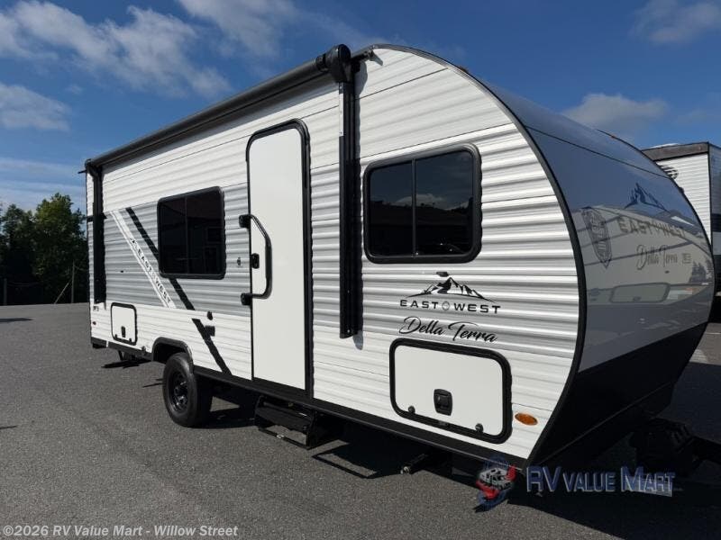 Used 2025 East to West Della Terra LE 170BHXLE available in Willow Street, Pennsylvania