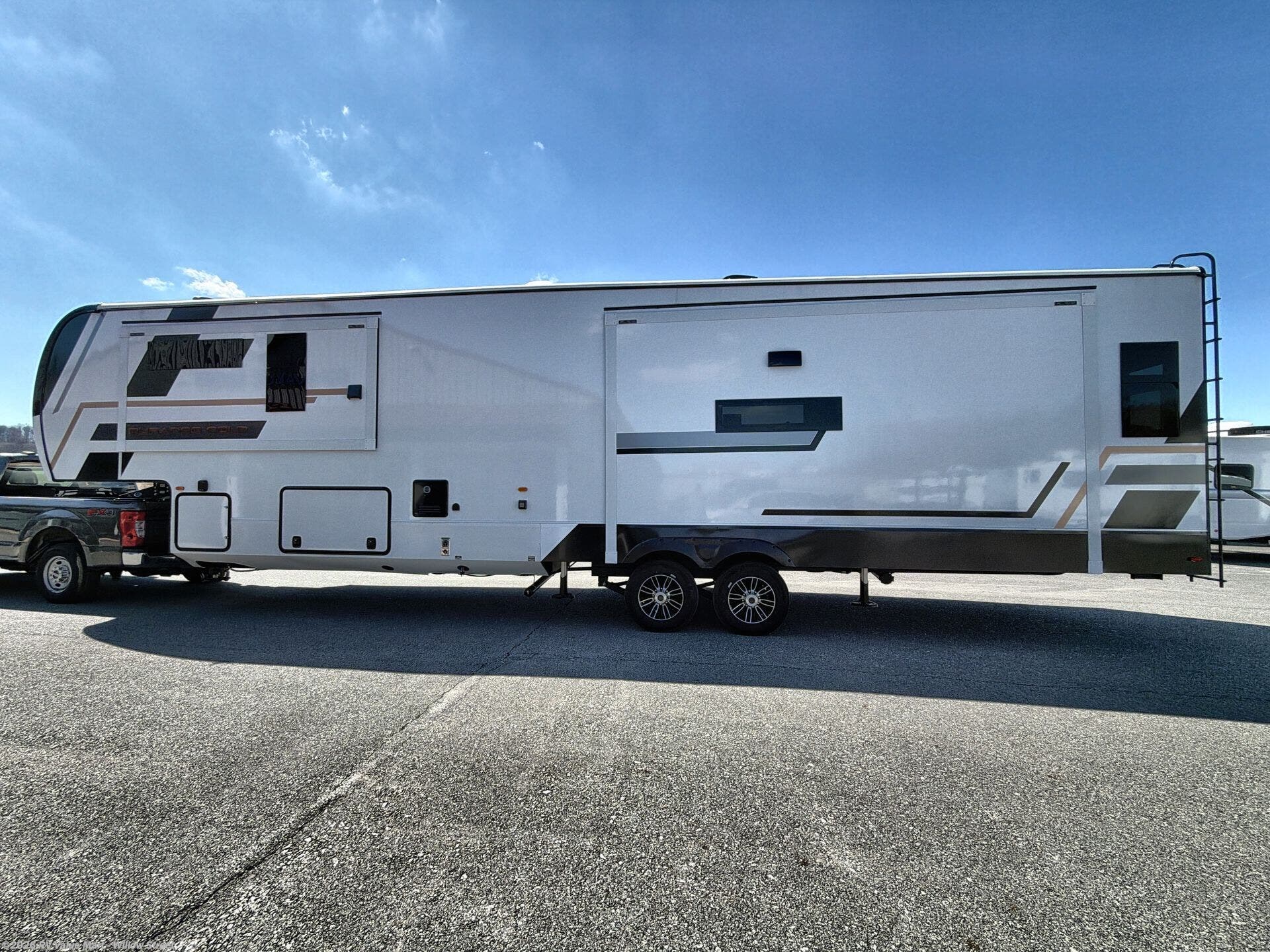 New 2026 K-Z Durango Gold 384MSQ available in Willow Street, Pennsylvania