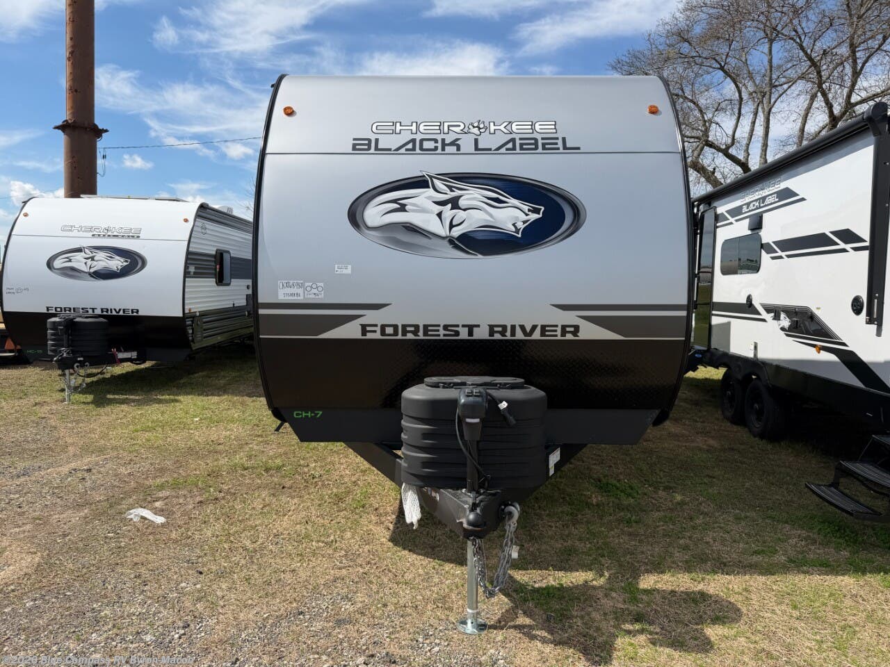 New 2026 Forest River Cherokee Wolf Den Black Label 273XLKBL available in Byron, Georgia