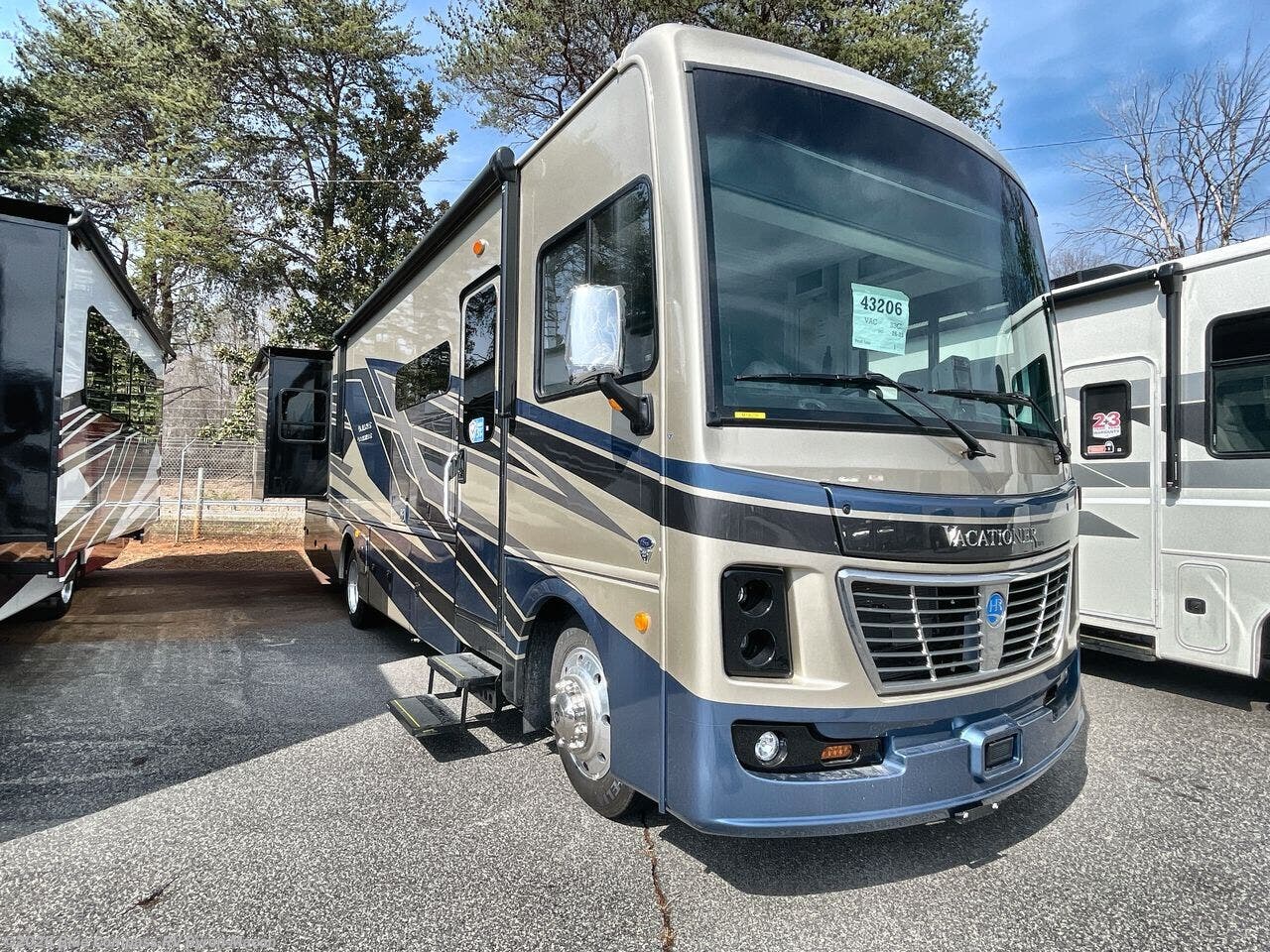 New 2026 Holiday Rambler Vacationer 33C available in Byron, Georgia