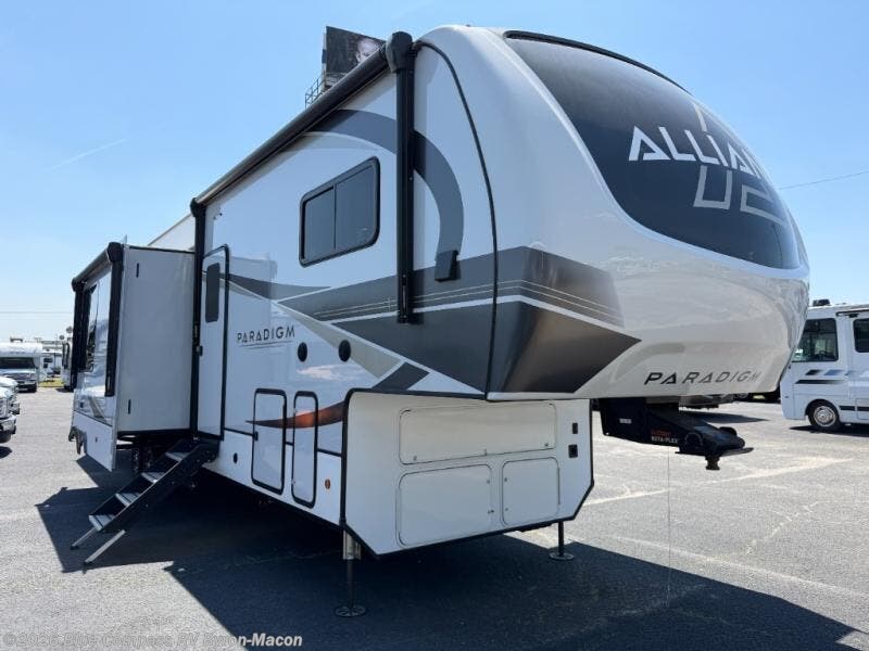 Used 2024 Alliance RV Paradigm 395DS available in Byron, Georgia