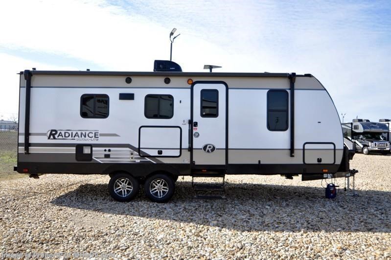 New 2018 Cruiser RV Radiance Ultra-Lite 22RB RV for Sale @ MHSRV W/ 15K A/C available in Alvarado, Texas