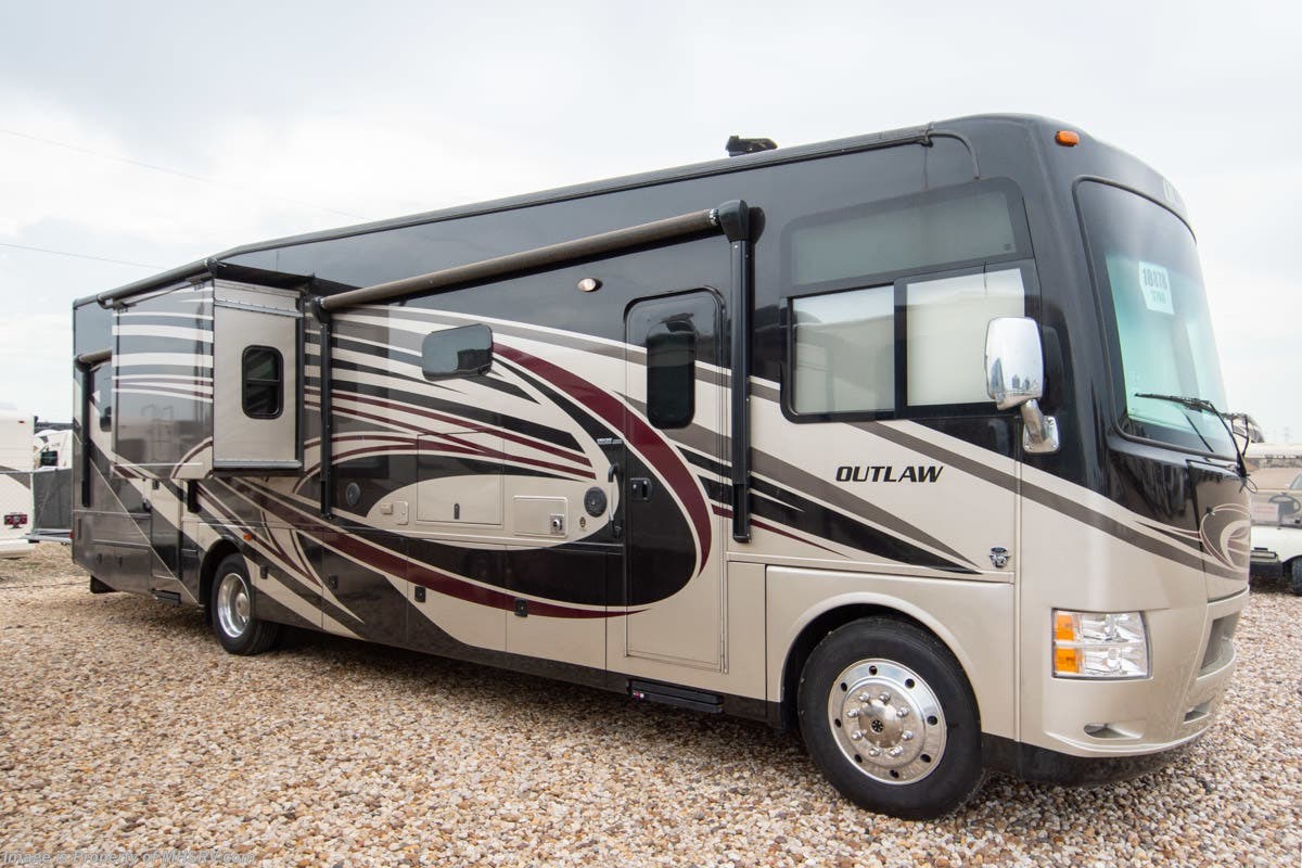 Used 2016 Thor Motor Coach Outlaw 37RB Toy Hauler RV for Sale W/ Ext TV, OH Loft available in Alvarado, Texas