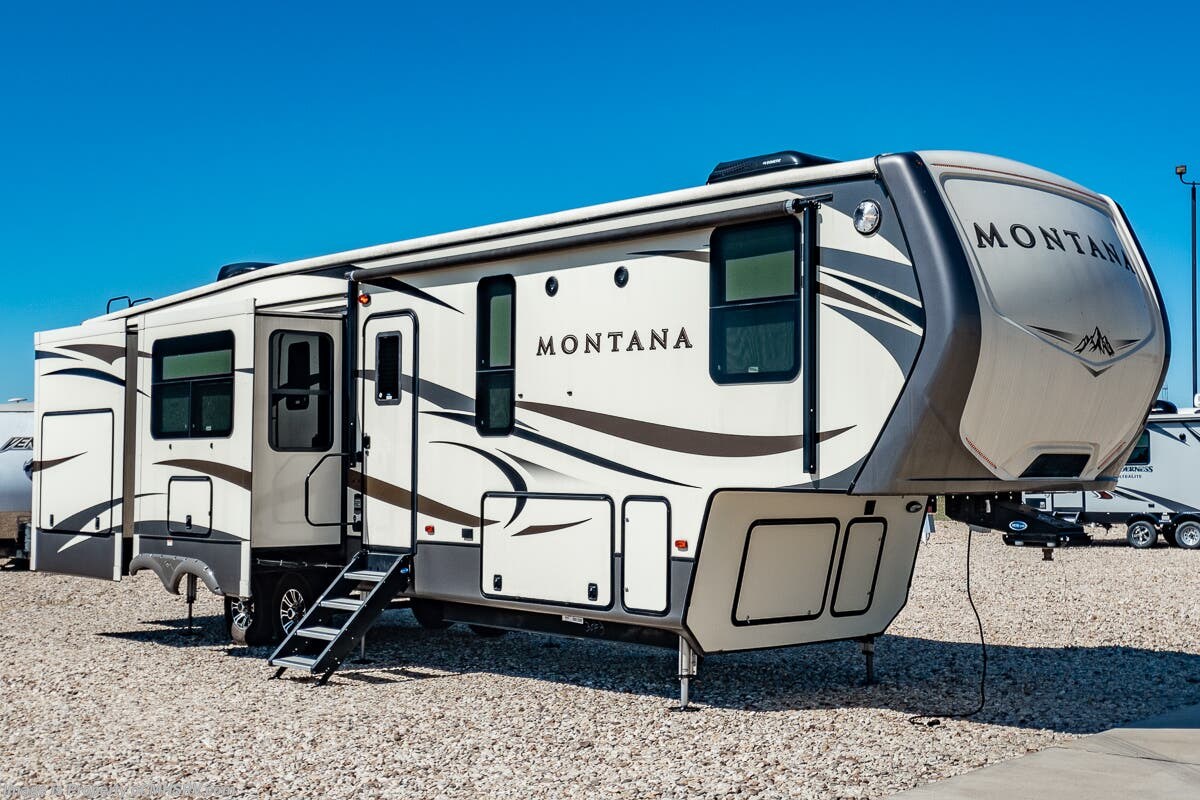 Used 2018 Keystone Montana Legacy 3561RL available in Alvarado, Texas