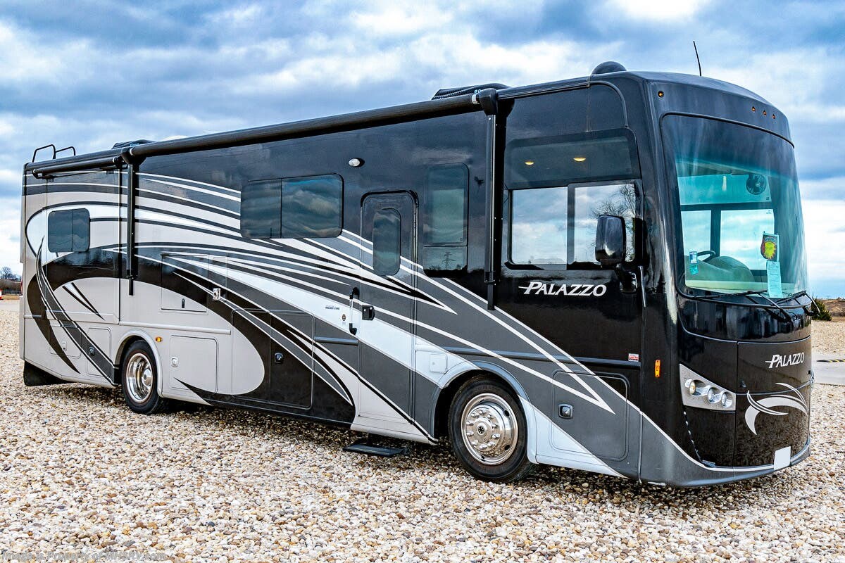 Used 2016 Thor Motor Coach Palazzo 33.2 available in Alvarado, Texas