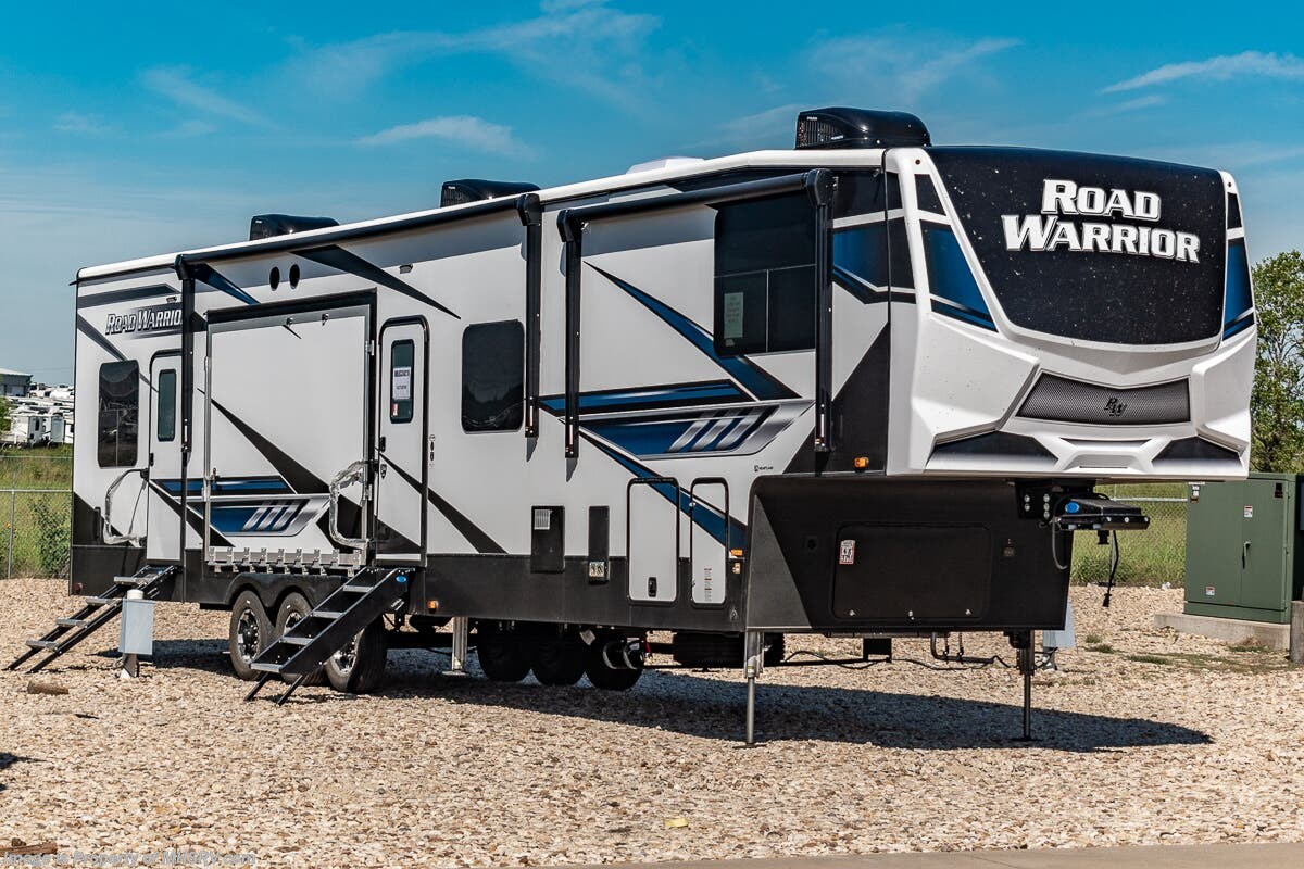 New 2022 Heartland Road Warrior 4275RW available in Alvarado, Texas