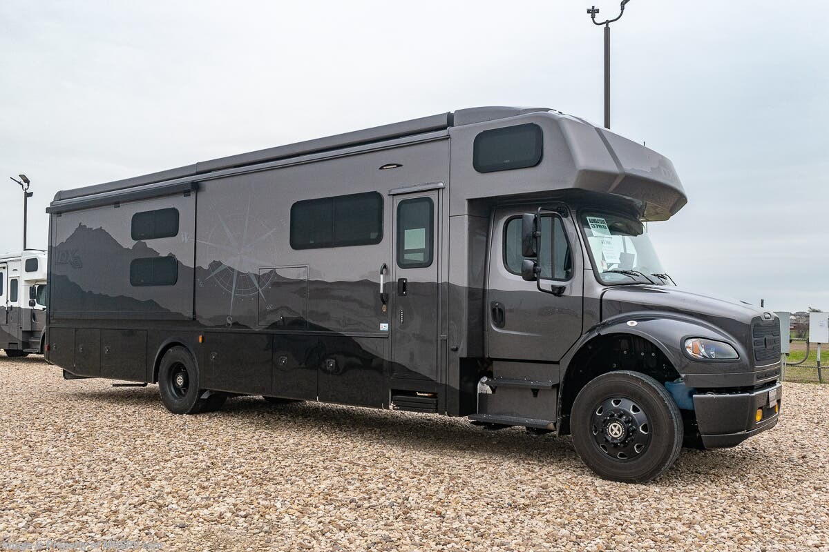 New 2023 Dynamax Corp DX3 37BD available in Alvarado, Texas