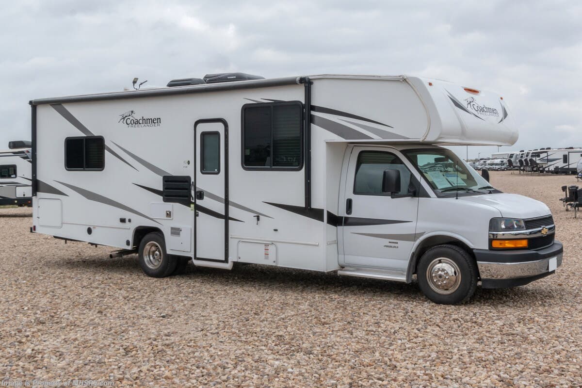 Used 2020  Coachmen Freelander 27QB by Coachmen from Motor Home Specialist in Alvarado, TX