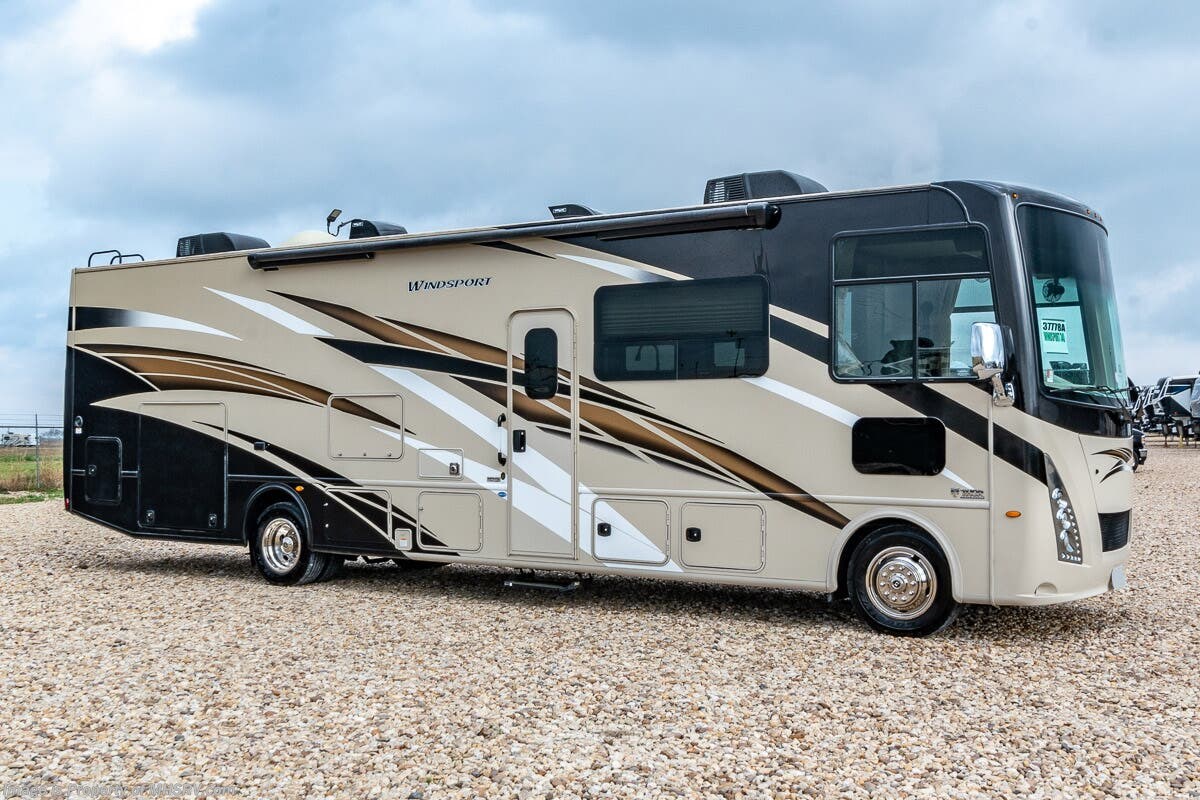 Used 2021  Thor Motor Coach Windsport 34J by Thor Motor Coach from Motor Home Specialist in Alvarado, TX