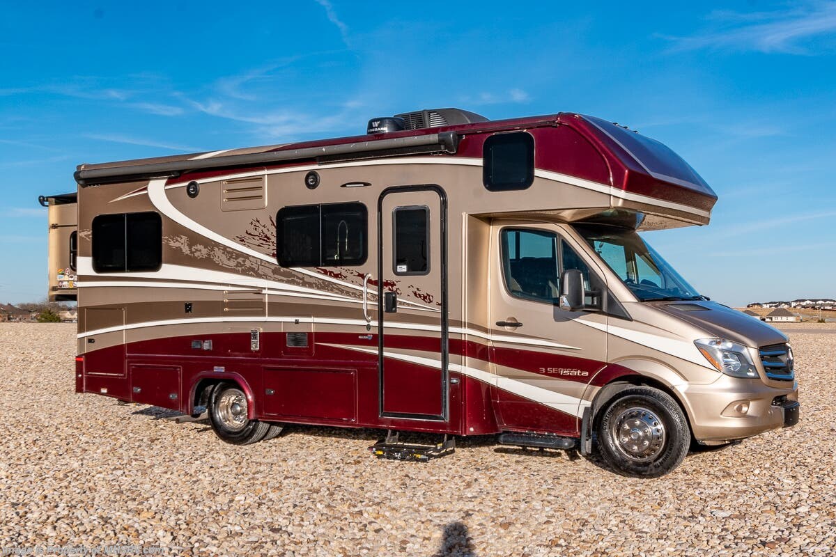 Used 2019 Dynamax Corp Isata 3 Series 24RW available in Alvarado, Texas