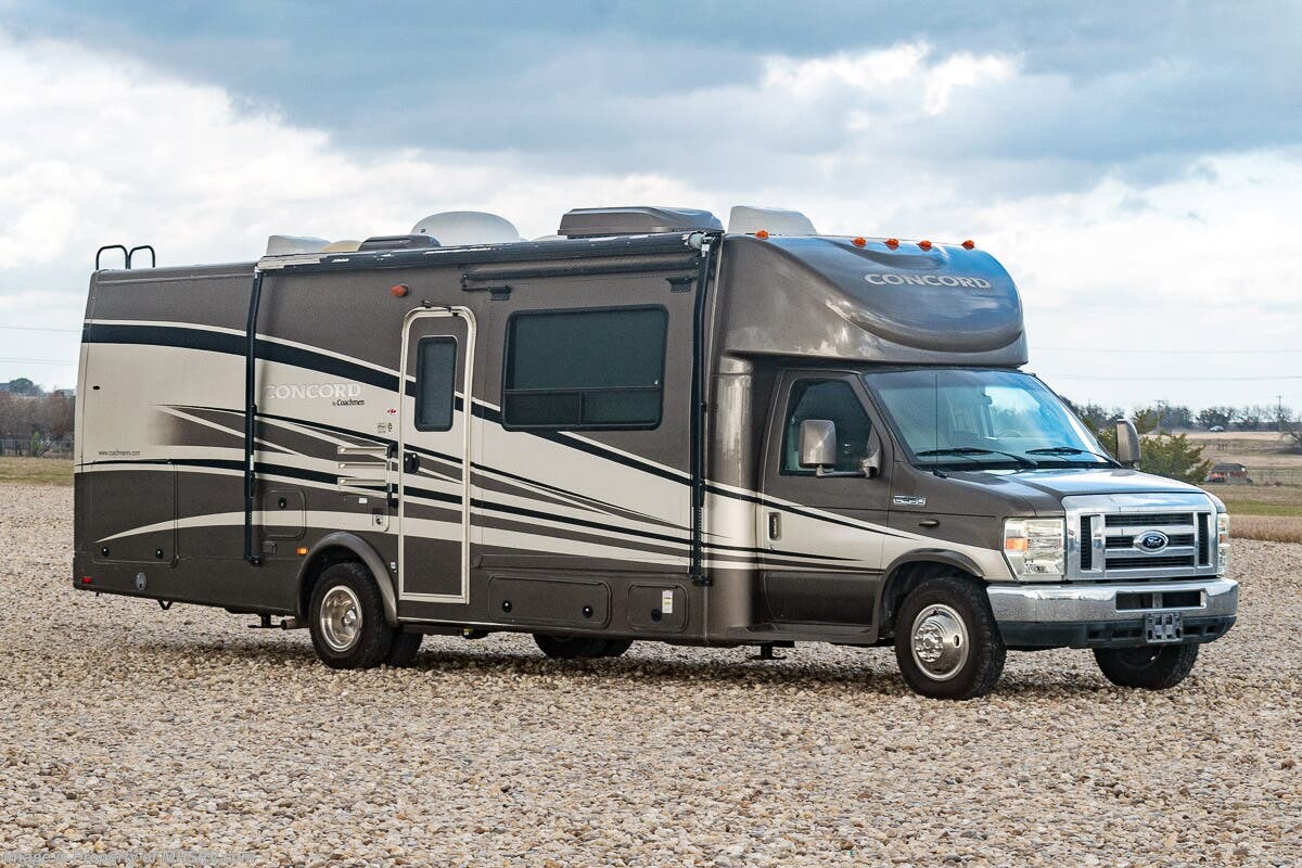 Used 2010  Coachmen Concord 300 TS by Coachmen from Motor Home Specialist in Alvarado, TX