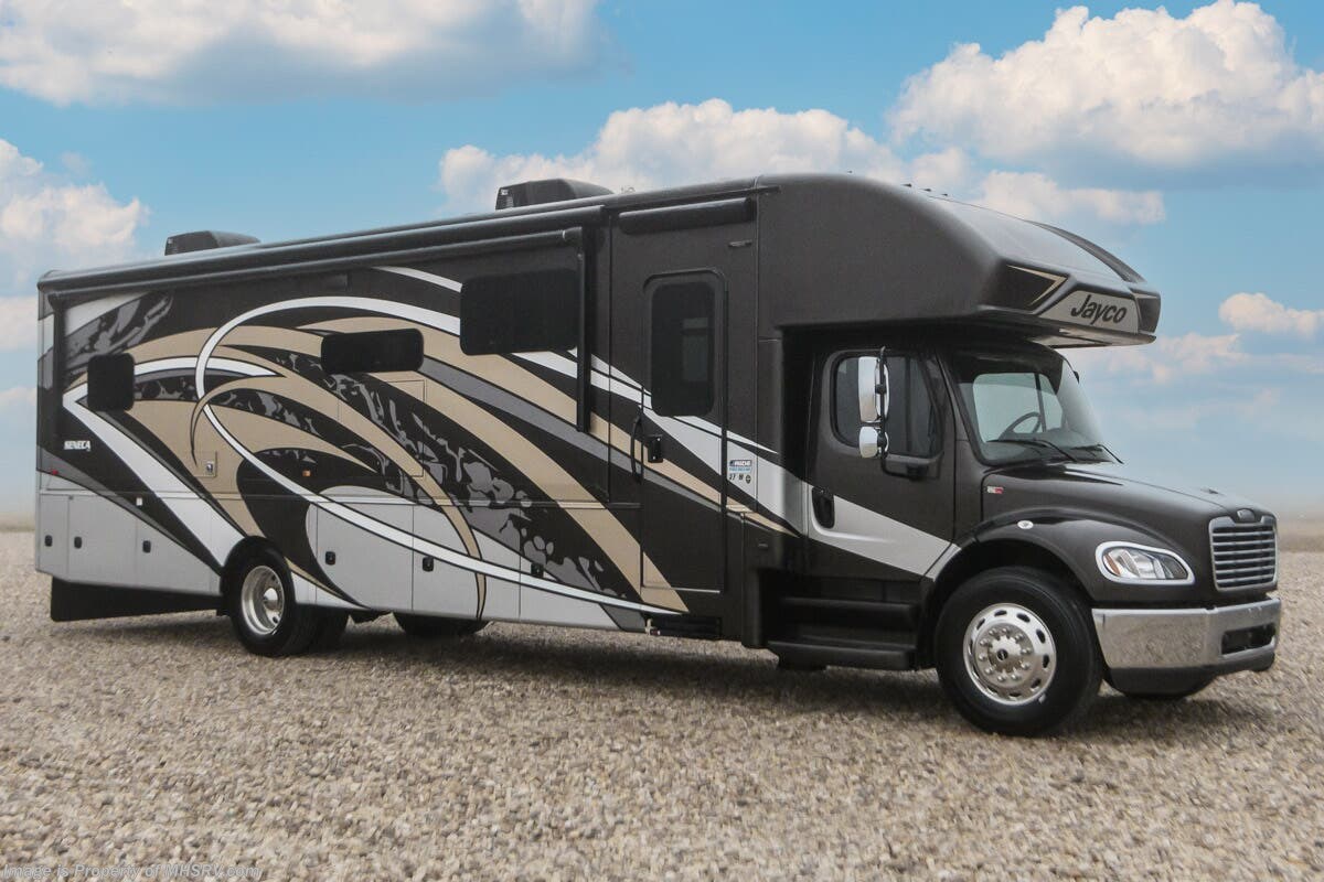 Used 2022  Jayco Seneca 37M by Jayco from Motor Home Specialist in Alvarado, TX