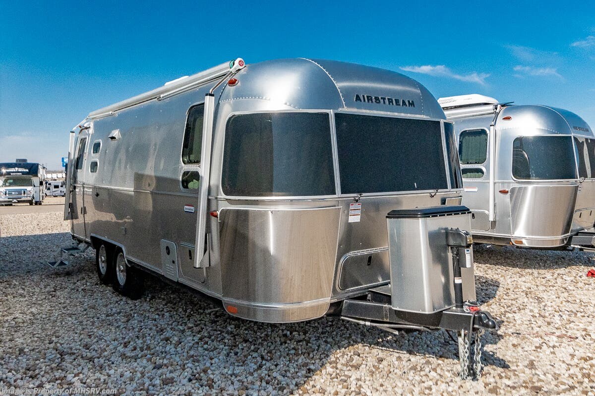Used 2022 Airstream International 25FB Twin available in Alvarado, Texas